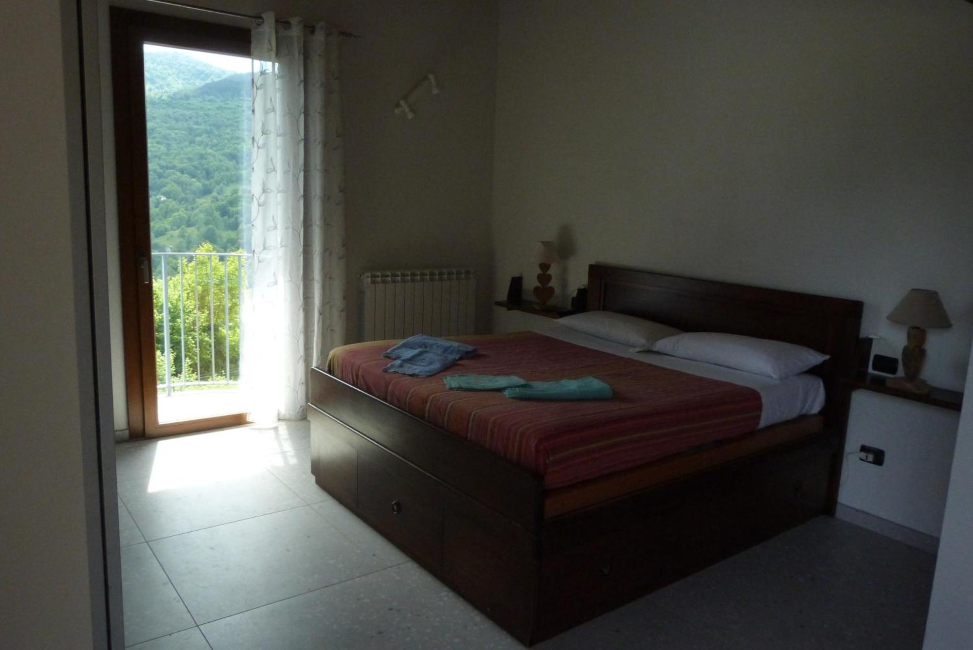 Bed and Breakfast Giardino Tra I Laghi Сан-Феделе-Інтельві Екстер'єр фото